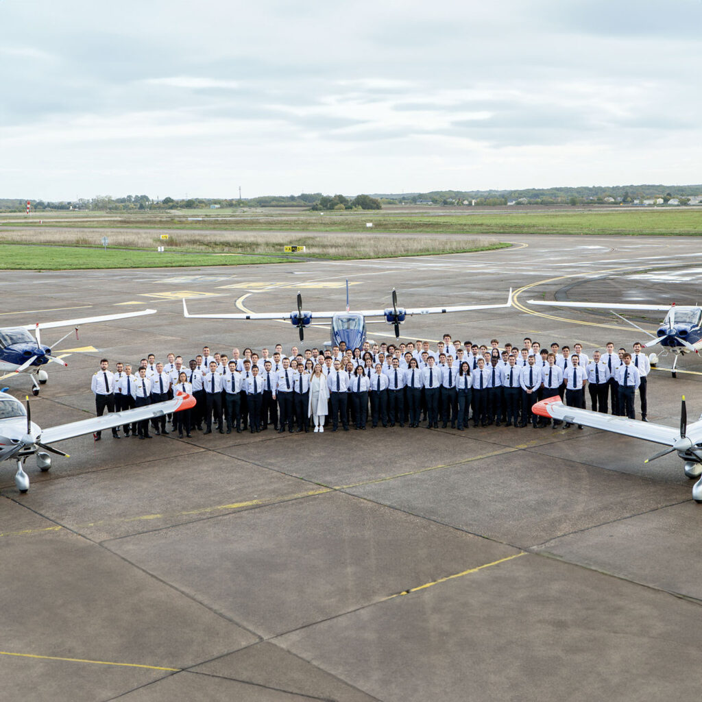 1ère École Pilote de ligne, Hôtesse de l